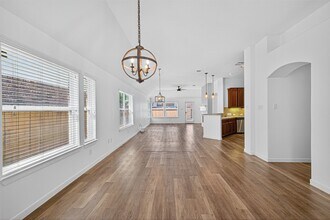 16930 Creek Mountain Dr in Houston, TX - Building Photo - Building Photo