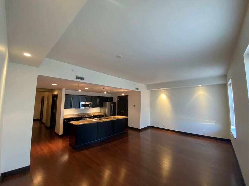 115 W 5th St in Tulsa, OK - Building Photo