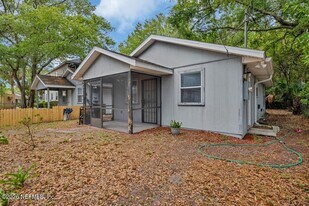 850 Spearing St in Jacksonville, FL - Building Photo