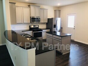 206 White Wing Ln in Sealy, TX - Building Photo - Building Photo