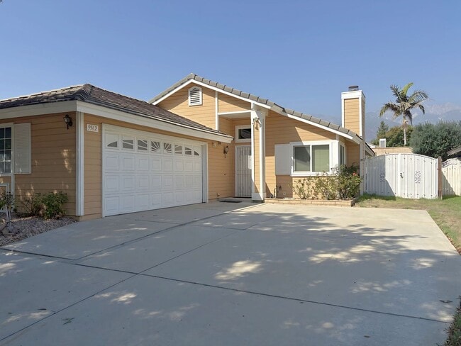 9962 Palo Alto St in Rancho Cucamonga, CA - Building Photo - Building Photo