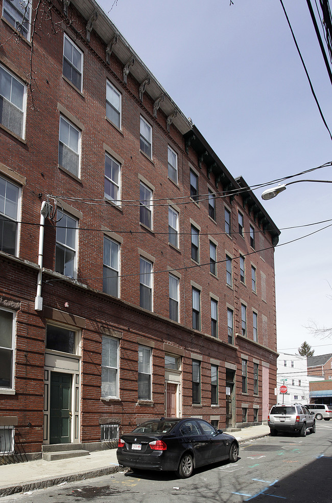 5 Pembroke St in Chelsea, MA - Foto de edificio - Building Photo