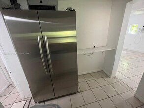 534 NW 18th Ave-Unit -rear in Miami, FL - Building Photo - Building Photo