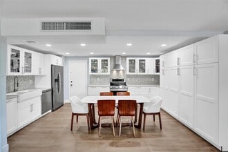 150 Ocean Ln Dr in Key Biscayne, FL - Building Photo - Building Photo