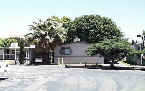 Caravilla Mobile Home Park in Santa Clarita, CA - Building Photo