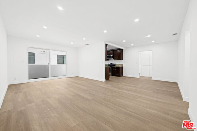 1546 S Hayworth Ave in Los Angeles, CA - Building Photo - Building Photo