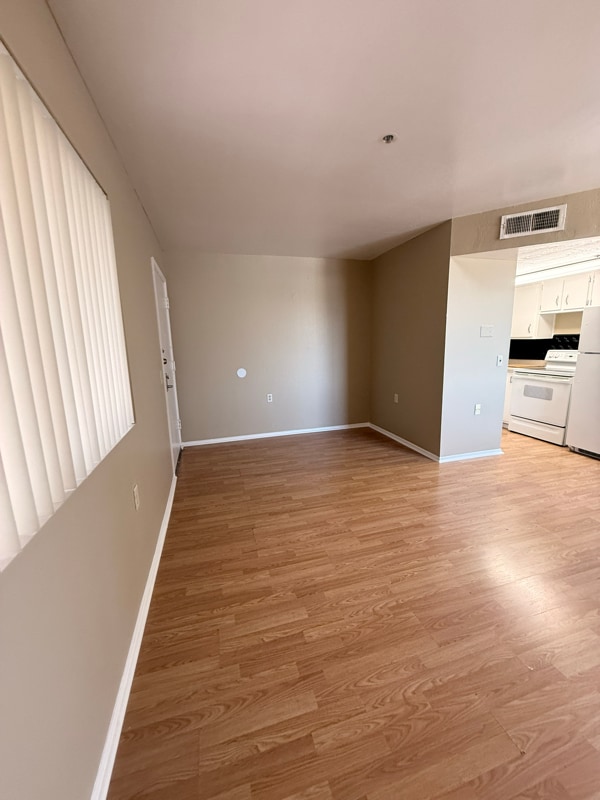 12221 W Bell Rd in Surprise, AZ - Foto de edificio - Building Photo