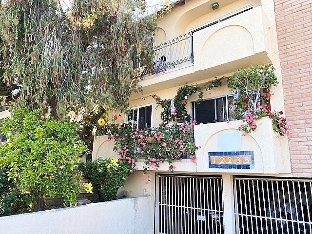12235 Pacific Ave in Los Angeles, CA - Building Photo