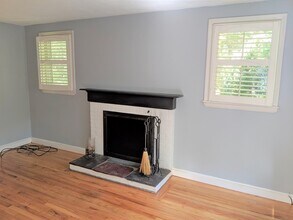 23 Cross St in Hopkinton, MA - Building Photo - Building Photo