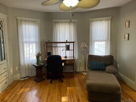 427 Hamilton St, Unit FURNISHED unit 2 in Worcester, MA - Building Photo