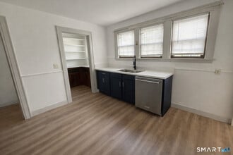 40 Rogers St in Branford, CT - Building Photo - Building Photo