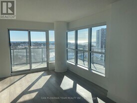 1255 Bayly St in Pickering, ON - Building Photo