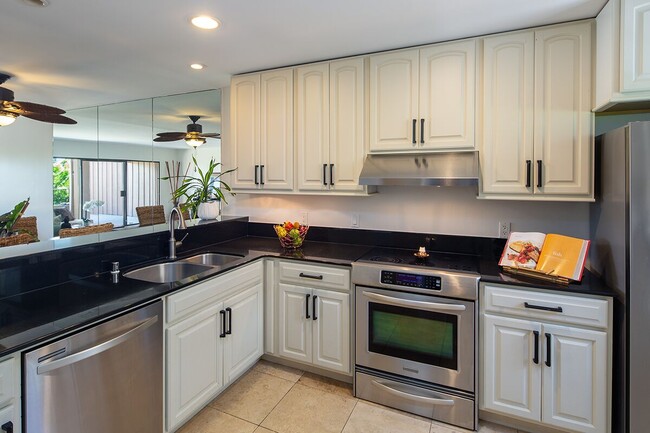 348F Kaelepulu Dr in Kailua, HI - Building Photo - Building Photo