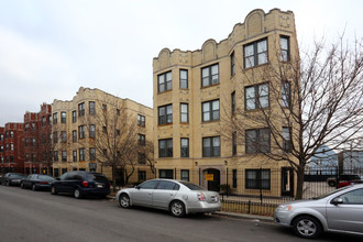 The Dickens Courtyard in Chicago, IL - Building Photo - Building Photo