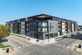 Annex on the Square in Cedar Rapids, IA - Foto de edificio - Building Photo