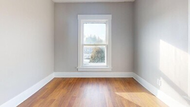 1709 3rd St NE in Canton, OH - Building Photo - Building Photo