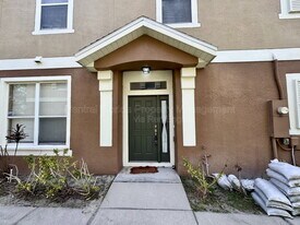 1985 Estancia Cir in Kissimmee, FL - Building Photo