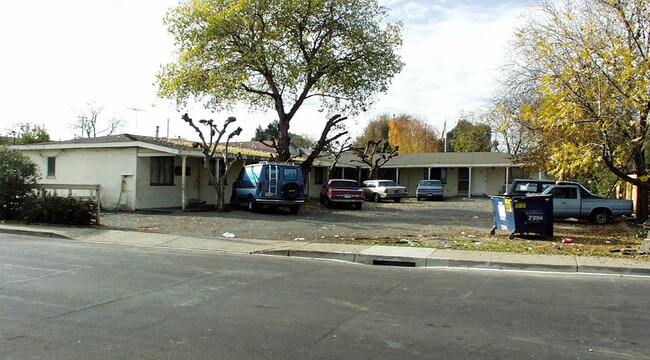 Solano Avenue Apartments in Bay Point, CA - Building Photo - Building Photo