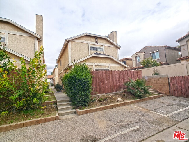 17200 Roscoe Blvd in Los Angeles, CA - Building Photo - Building Photo