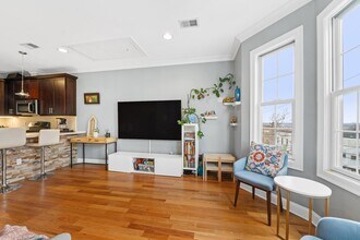 165 Thorne St in Jersey City, NJ - Building Photo - Building Photo