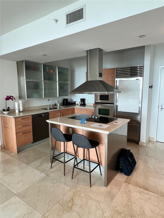 218 SE 14th St in Miami, FL - Building Photo