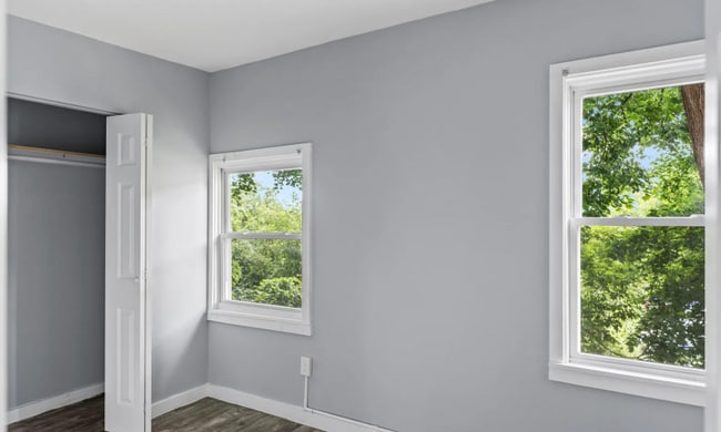 21 W Sunnyside Way in Troy, NY - Building Photo - Building Photo