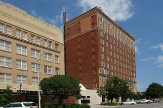 Georgian Place in Lincoln, NE - Building Photo - Building Photo