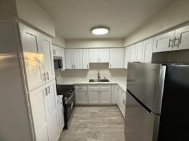 8866 Donna Jean Ln in Santee, CA - Building Photo