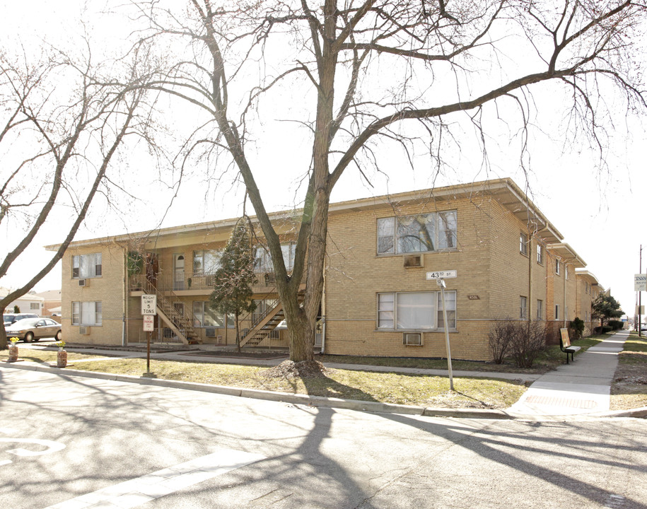 4301 Harlem Ave in Stickney, IL - Foto de edificio