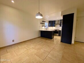 350 Thunderbird Dr in El Paso, TX - Building Photo - Building Photo