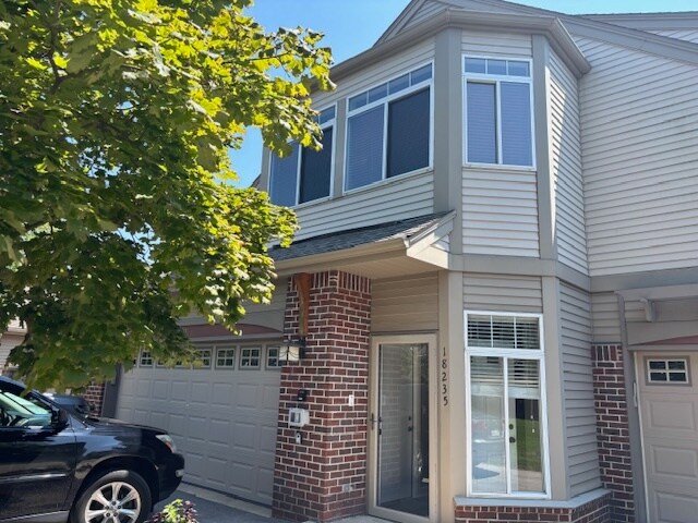 18235 W Wisconsin Ave in Brookfield, WI - Building Photo