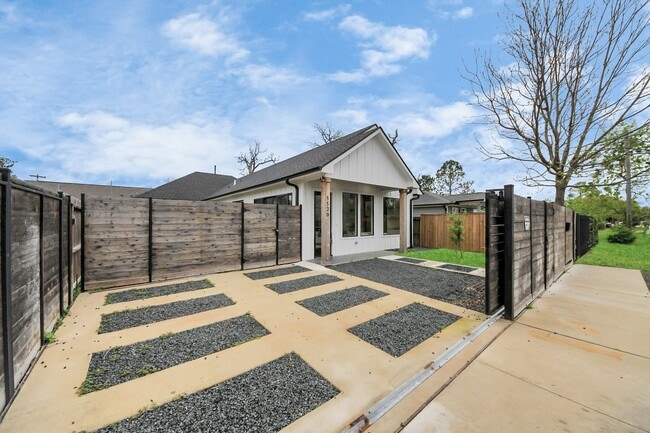 property at 5520 Chapman St