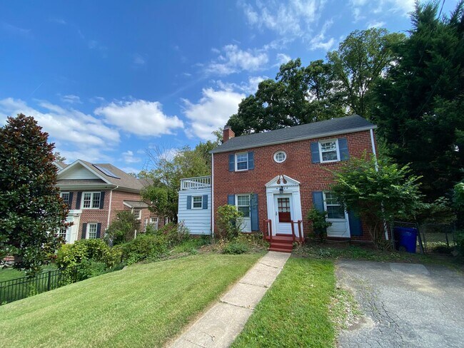 4304 Lynbrook Dr in Bethesda, MD - Building Photo - Building Photo