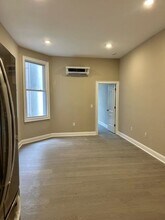 76 Manhattan Ave in Jersey City, NJ - Building Photo - Building Photo