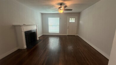 104 Gum Gully Rd in Crosby, TX - Building Photo - Building Photo