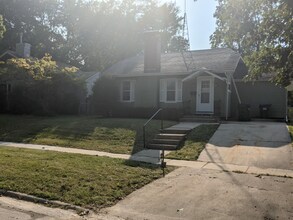 613 Rundell St in Iowa City, IA - Building Photo - Building Photo