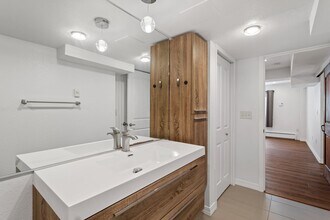 6 W Brookside St, Unit 10 in Colorado Springs, CO - Foto de edificio - Building Photo