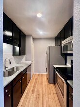 10047 Westpark Dr in Houston, TX - Building Photo - Building Photo