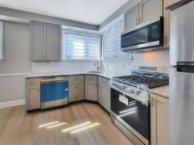 214 Sudbrook Ln in Pikesville, MD - Building Photo - Building Photo