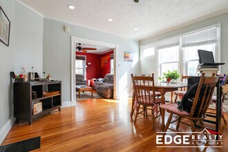 11 Frederika St, Unit 1 in Boston, MA - Foto de edificio - Building Photo