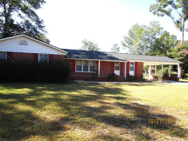 502 Manchester Dr in Manning, SC - Building Photo - Building Photo