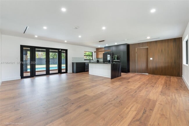 8270 SW 130th St in Miami, FL - Building Photo - Building Photo