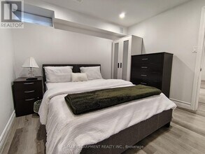 3443 Drummond Rd in Mississauga, ON - Building Photo - Building Photo