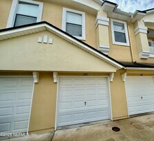 209 Larkin Pl in Saint Johns, FL - Building Photo