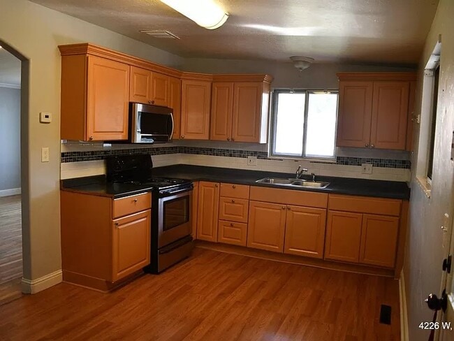 4226 W 4495 S in West Valley City, UT - Building Photo - Building Photo