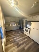 502 W South St in Oconomowoc, WI - Foto de edificio - Building Photo