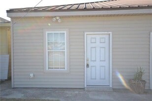 116 Red Gros Ln in Paradis, LA - Building Photo