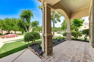 10003 Sabine Ridge Dr in Katy, TX - Foto de edificio - Building Photo