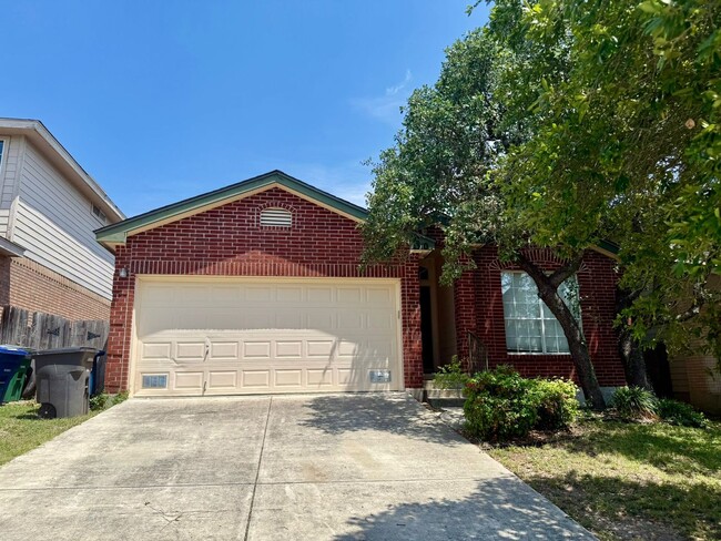 1031 Bobcat Pass in San Antonio, TX - Building Photo - Building Photo