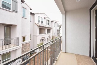 4246 Msn Ranch Wy in Oceanside, CA - Building Photo - Building Photo